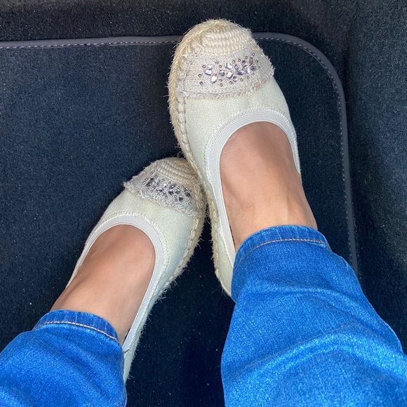 🆕 Khaki jeweled espadrille flats - Picture 9 of 10